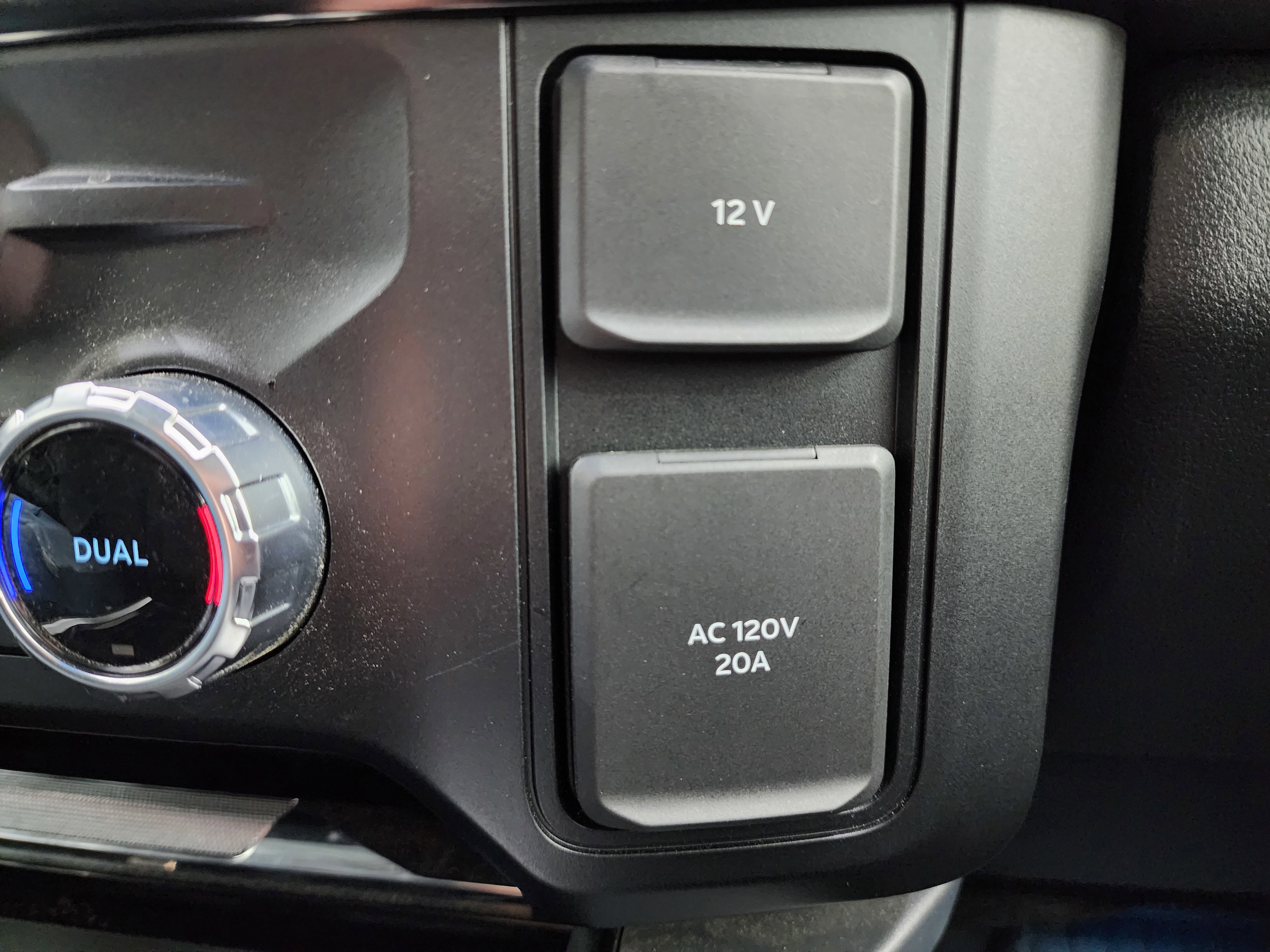 Used 2025 Ford F350 Lariat w/ Lariat Ultimate Package image 56