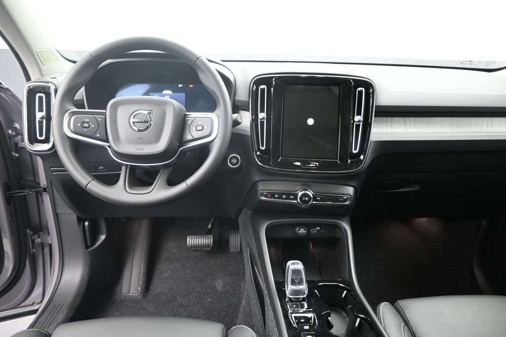New 2026 Volvo XC40 B5 Plus w/ Climate Package AWD/4WD image 12