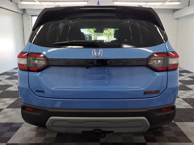 Certified 2025 Honda Pilot TrailSport image 5