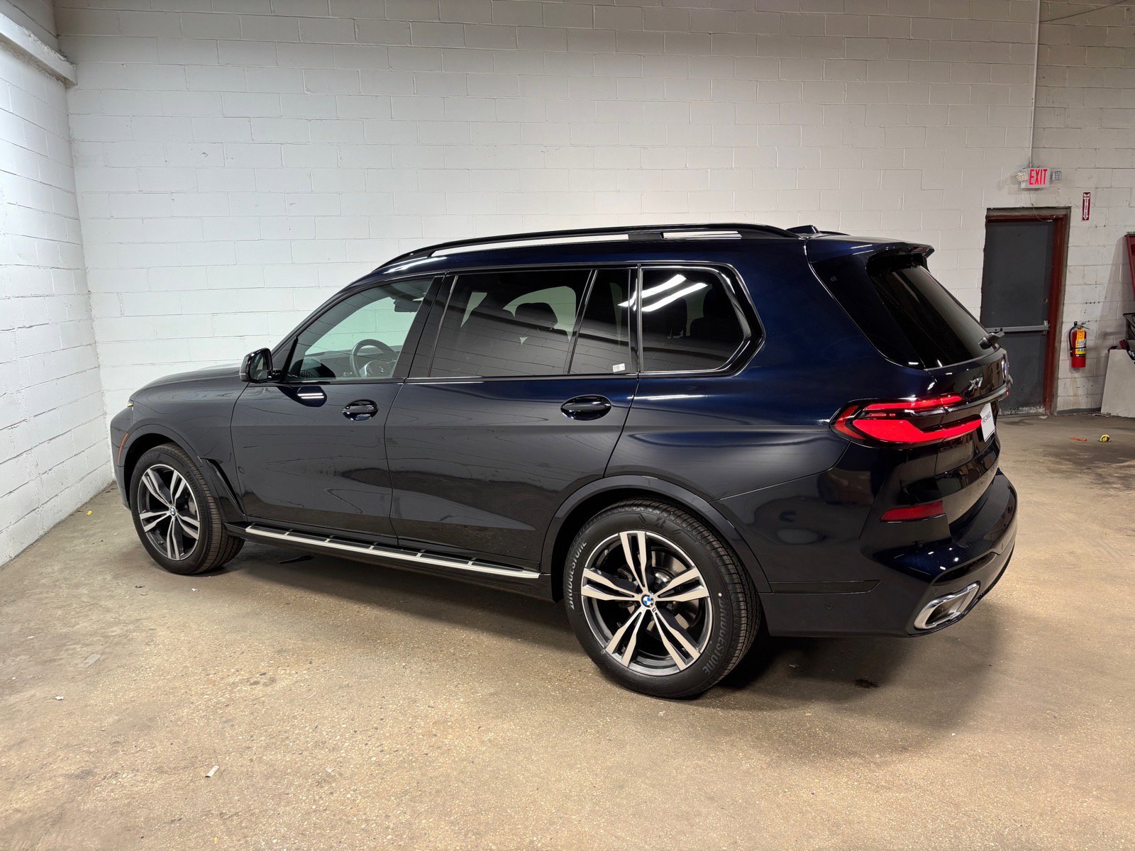 Used 2024 BMW X7 xDrive40i w/ Executive Package AWD/4WD image 10