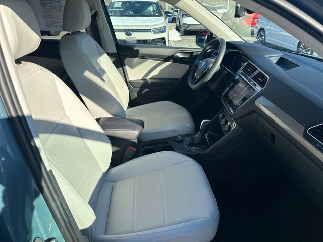 Certified 2021 Volkswagen Tiguan SEL w/ 3rd Row Seat Package image 38