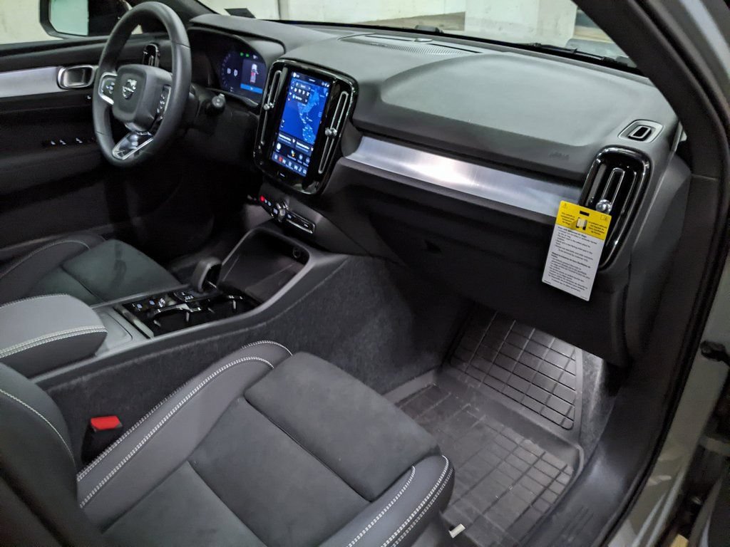 New 2026 Volvo XC40 B5 Ultra w/ Protection Package Premier AWD/4WD image 20