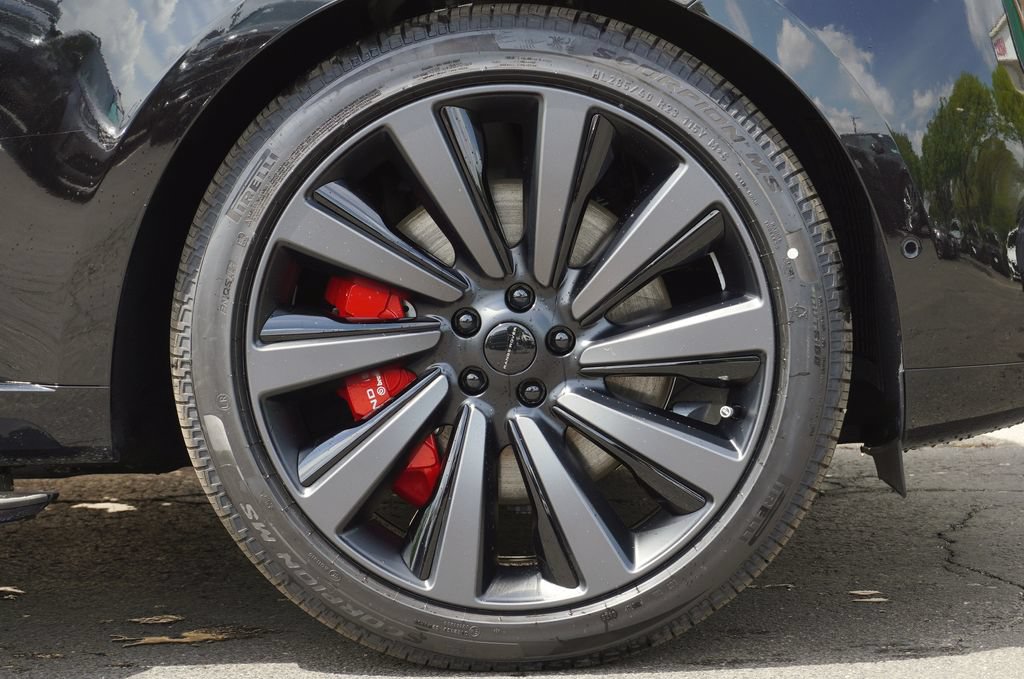 New 2026 Land Rover Range Rover SV AWD/4WD image 10