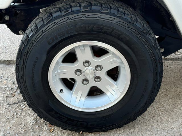 Used 2005 Jeep Wrangler Unlimited image 11