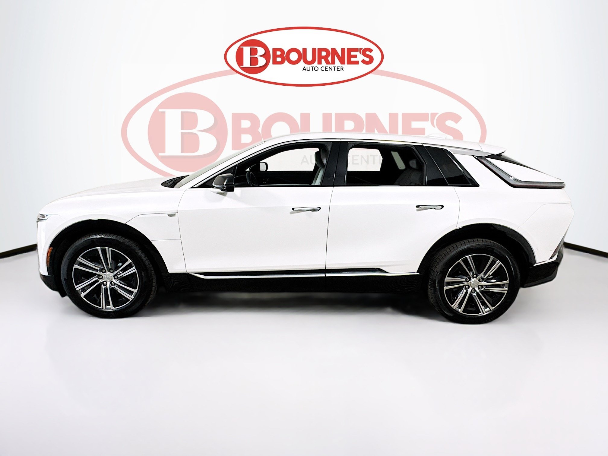 Used 2024 Cadillac Lyriq Luxury AWD/4WD image 8