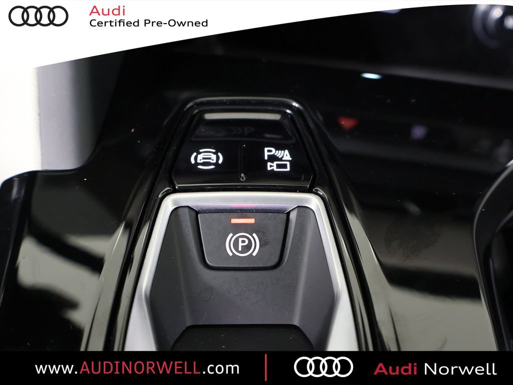 Certified 2025 Audi Q5 Premium AWD/4WD image 5