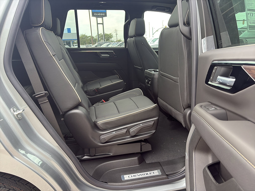 New 2026 Chevrolet Tahoe Premier w/ Sun And Tow Package AWD/4WD image 18