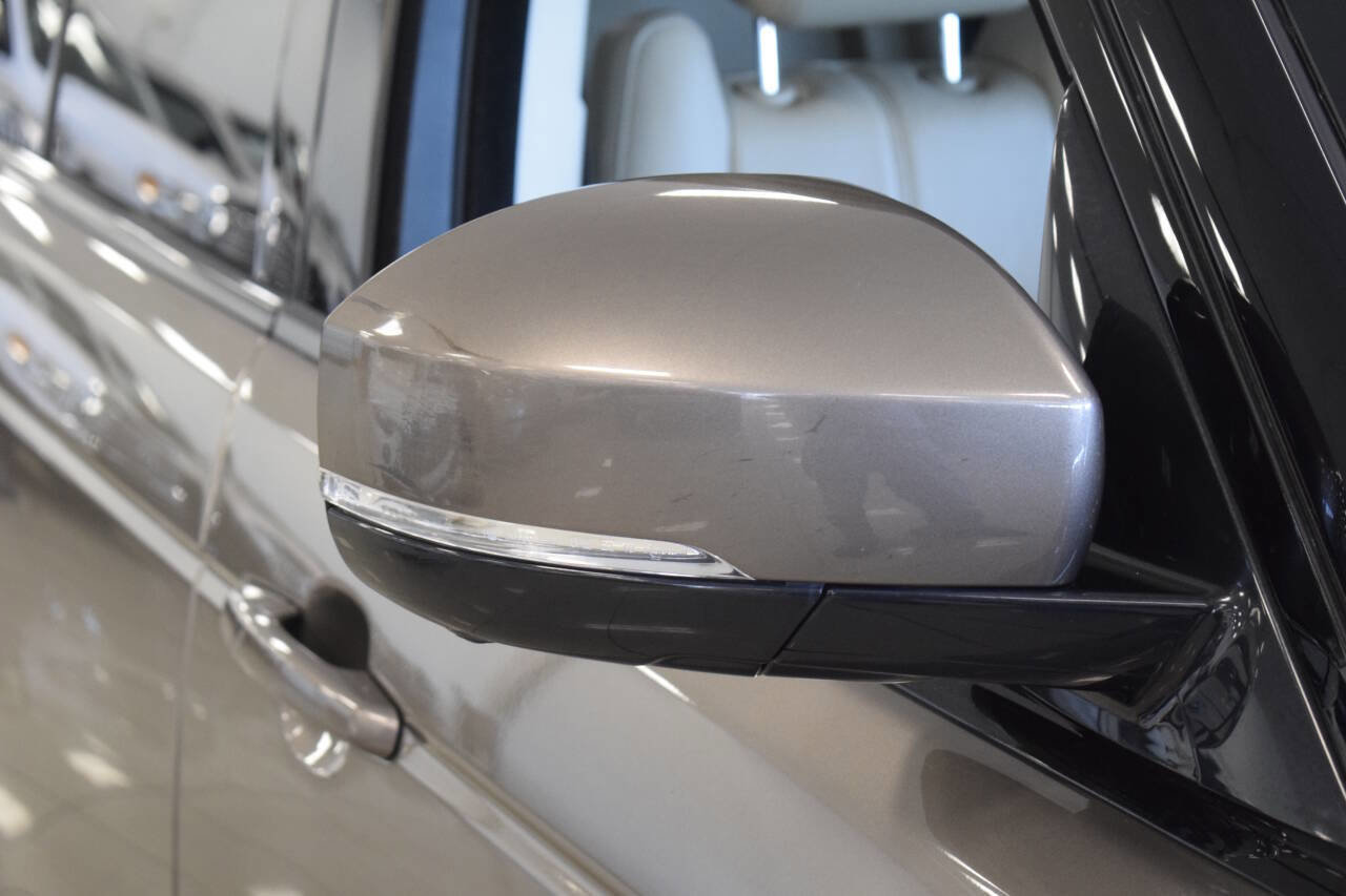 Used 2017 Land Rover Range Rover image 11
