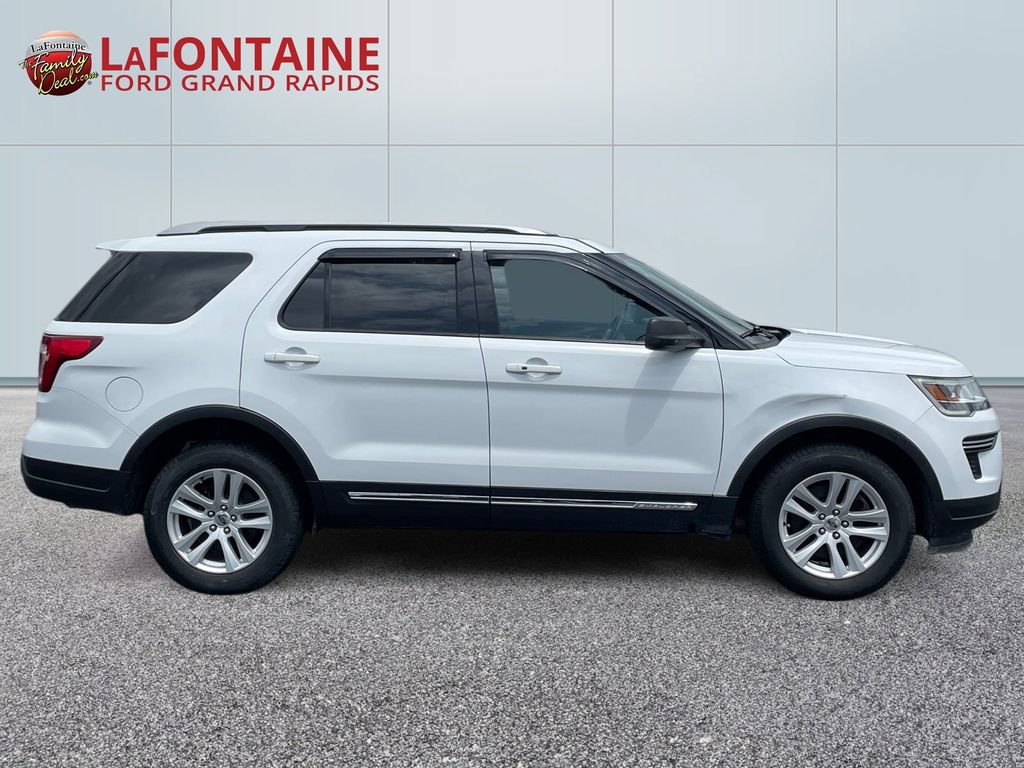 Used 2018 Ford Explorer XLT AWD/4WD image 8