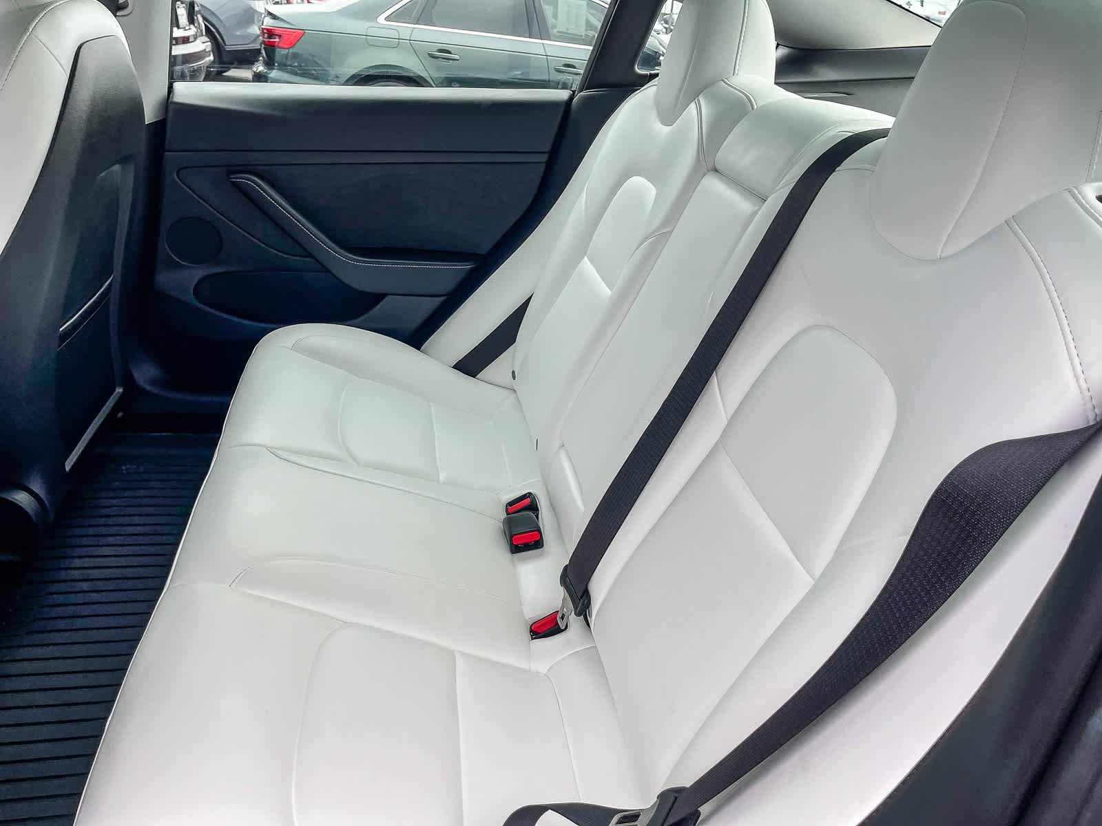 Used 2023 Tesla Model 3 Standard Range image 17