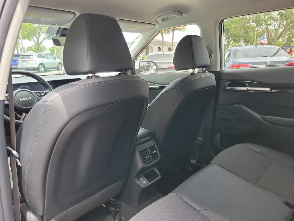 Used 2024 Kia Seltos S FWD image 8