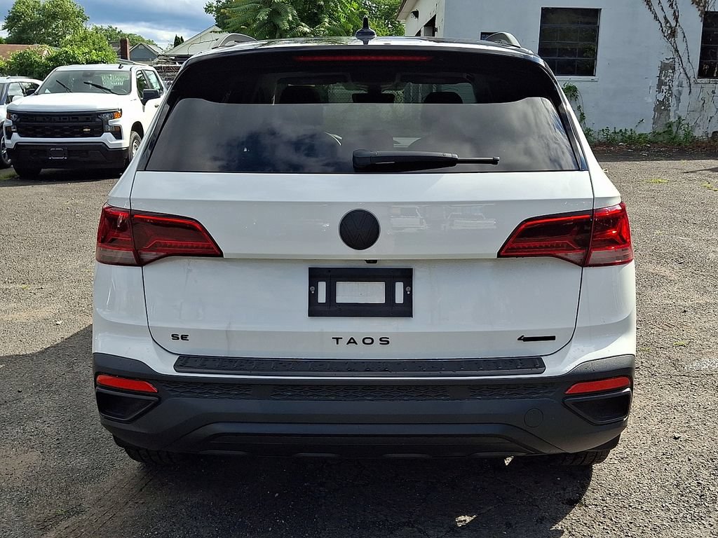 Used 2024 Volkswagen Taos SE AWD/4WD image 6