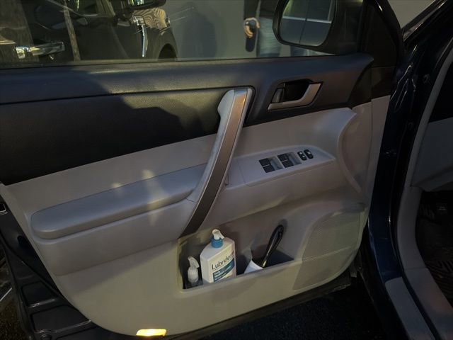 Used 2011 Toyota Highlander 4WD image 12