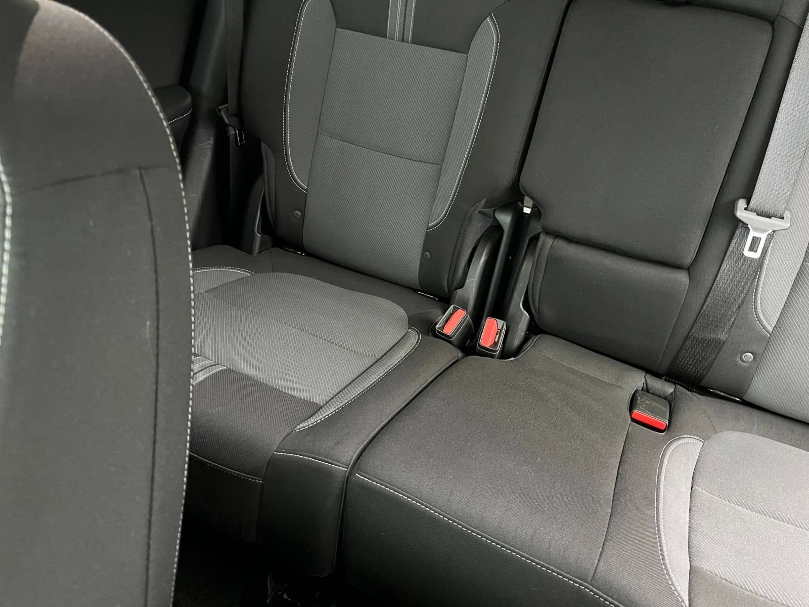 Used 2025 Chevrolet Blazer LT FWD image 39