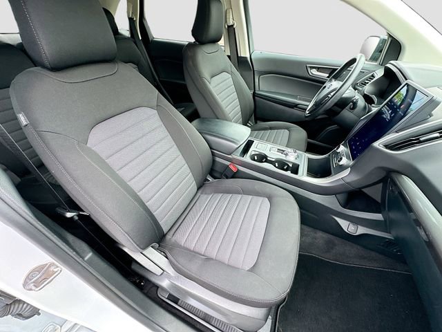 Used 2024 Ford Edge SE w/ Black Appearance Package image 26