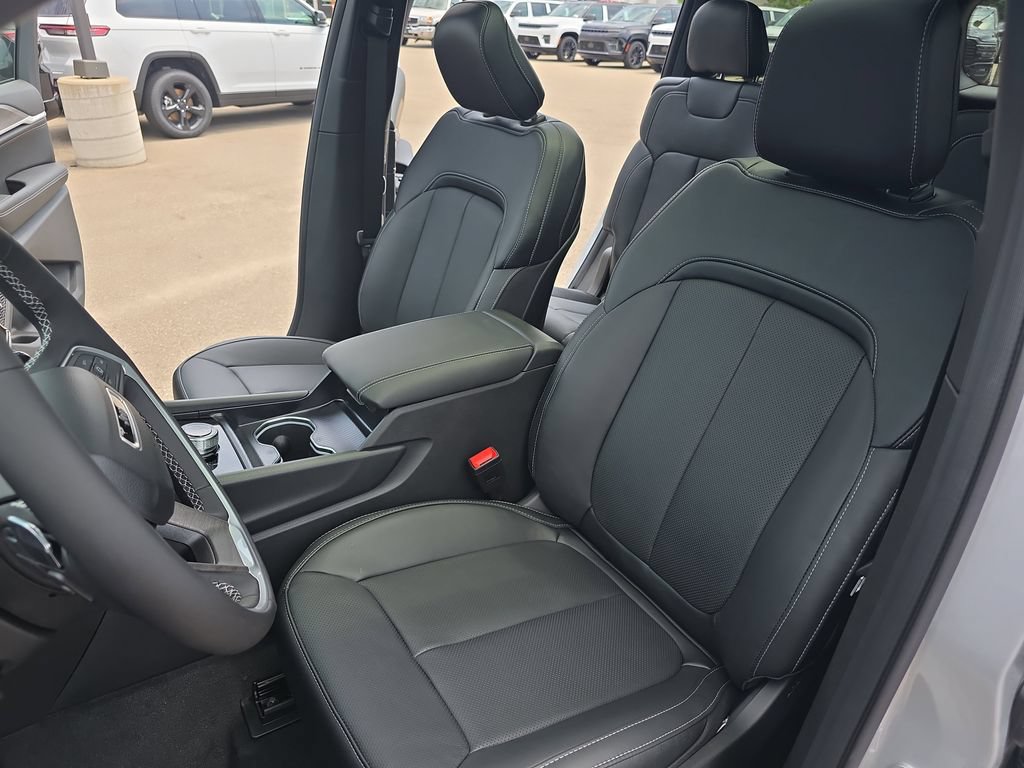 New 2026 Jeep Grand Cherokee L Limited AWD/4WD image 17