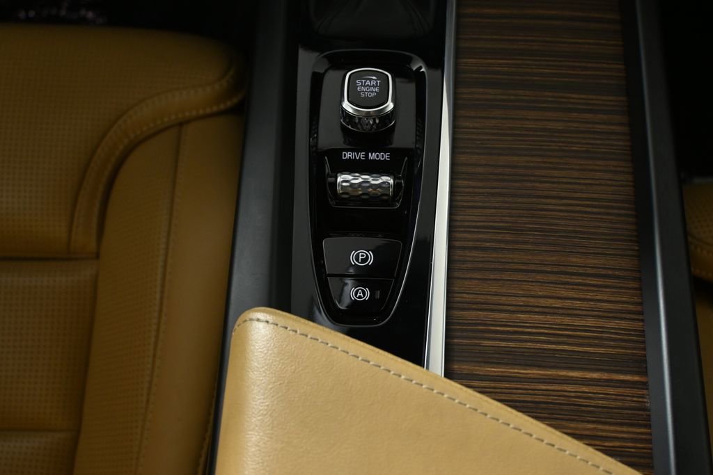 Used 2021 Volvo XC60 T5 Inscription w/ Climate Package image 25