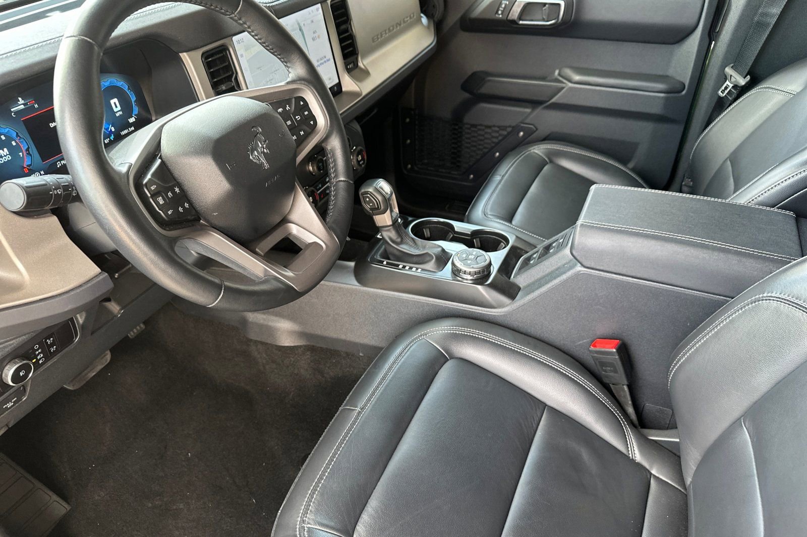 Used 2025 Ford Bronco Outer Banks image 10