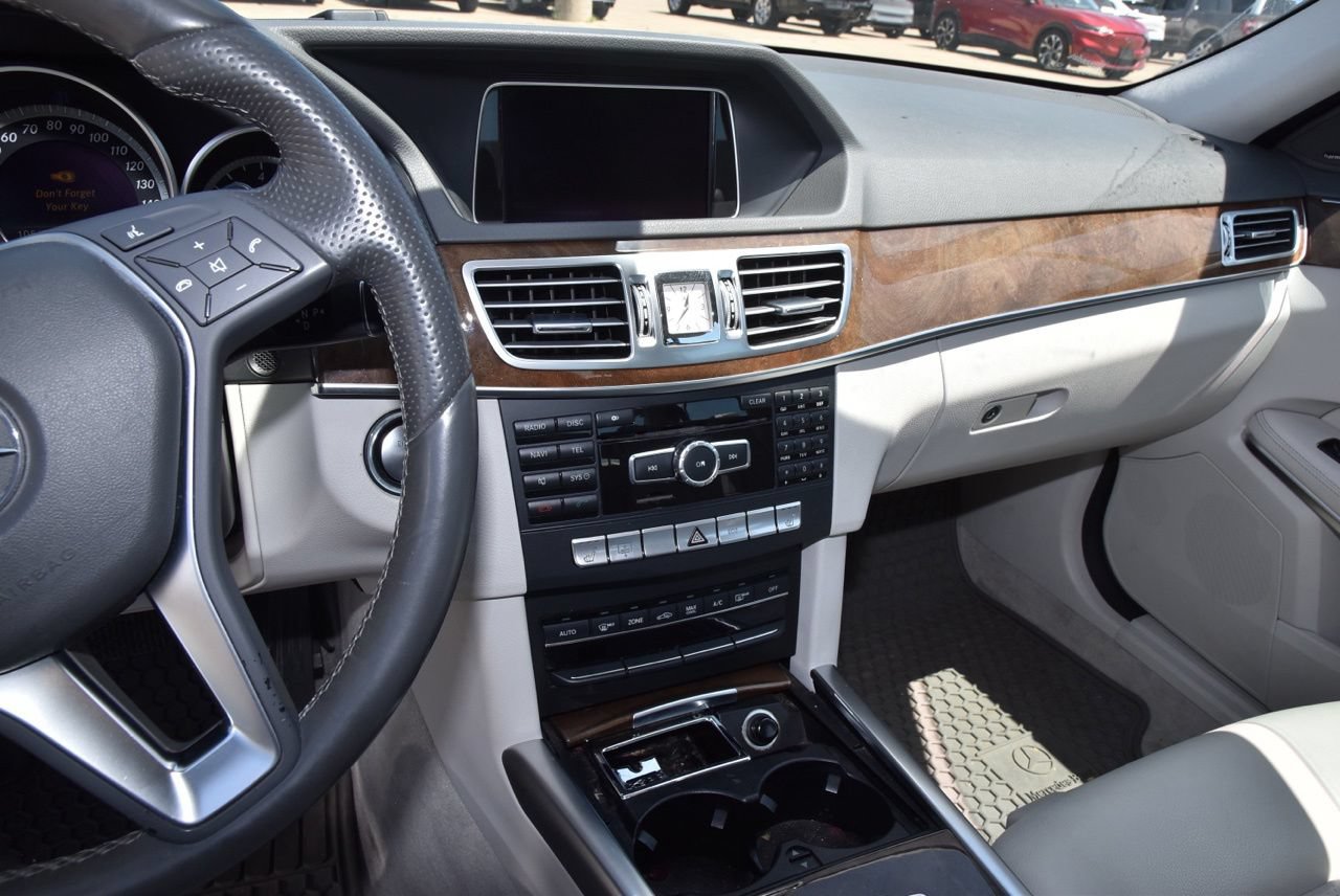 Used 2014 Mercedes-Benz E 350 4MATIC Sedan image 9