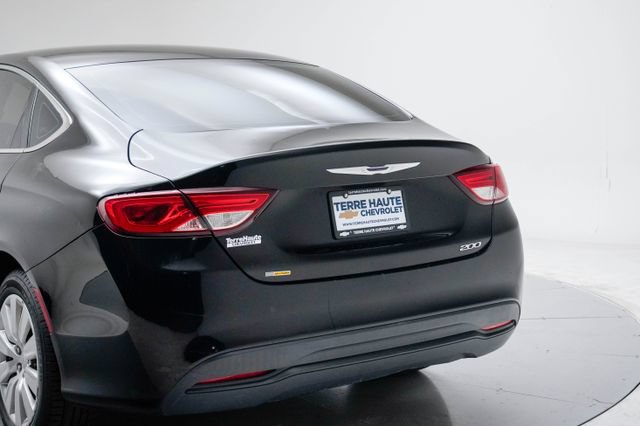Used 2016 Chrysler 200 LX FWD image 4