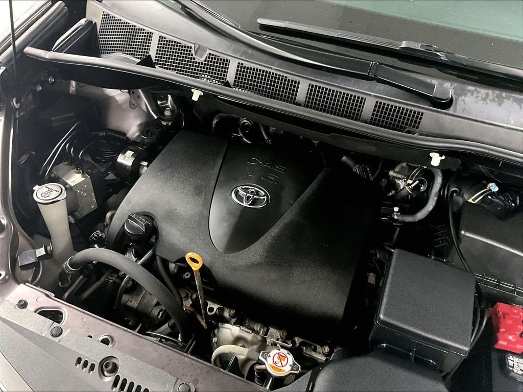 Certified 2020 Toyota Sienna XLE Premium AWD/4WD image 33