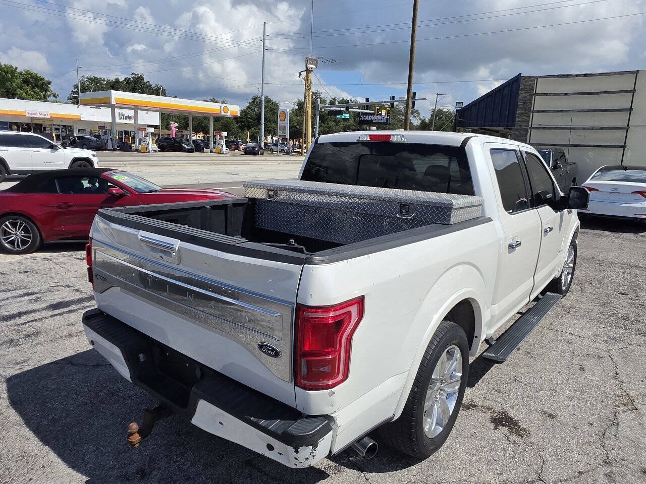 Used 2015 Ford F150 Platinum w/ Equipment Group 701A Luxury RWD image 14