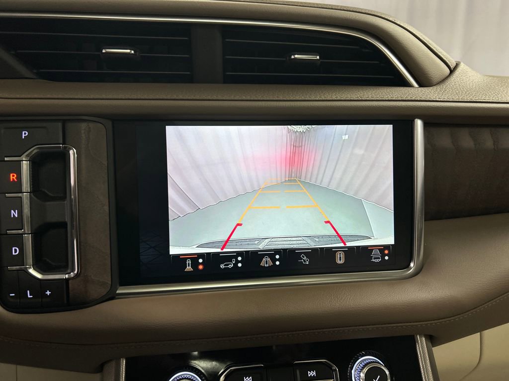 Used 2024 GMC Yukon Denali w/ Advanced Technology Package AWD/4WD image 18