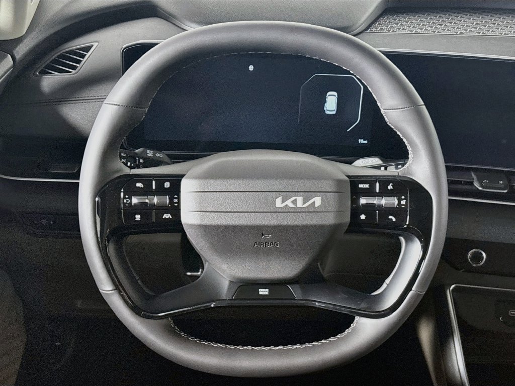 New 2027 Kia Carnival SX FWD image 13