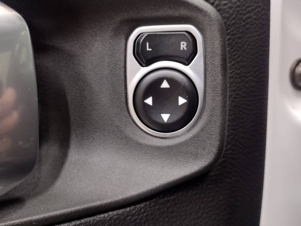 Used 2020 Jeep Wrangler Unlimited Sahara image 26