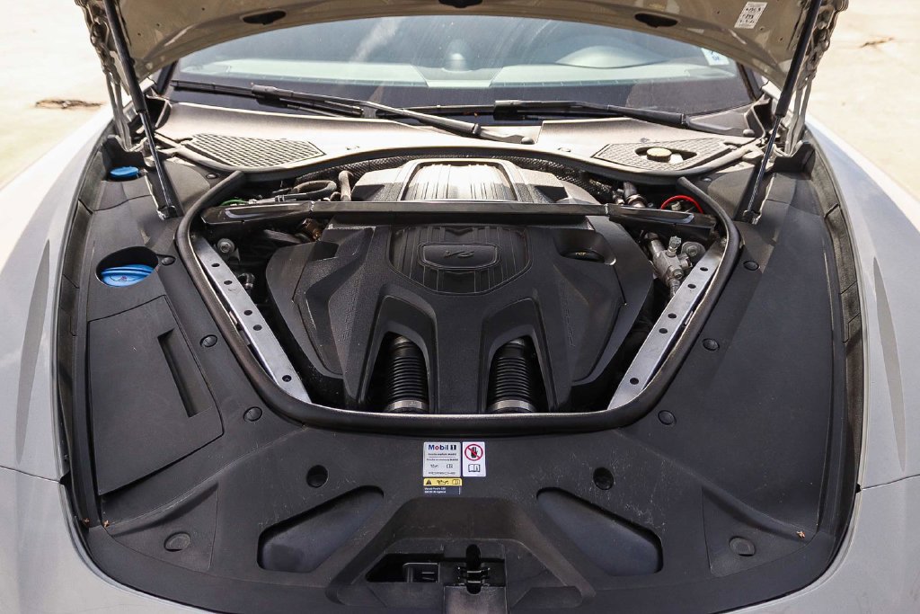 Used 2023 Porsche Panamera AWD/4WD image 31