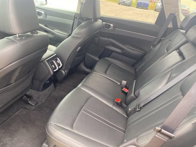 Used 2024 Kia Sorento S AWD/4WD image 11