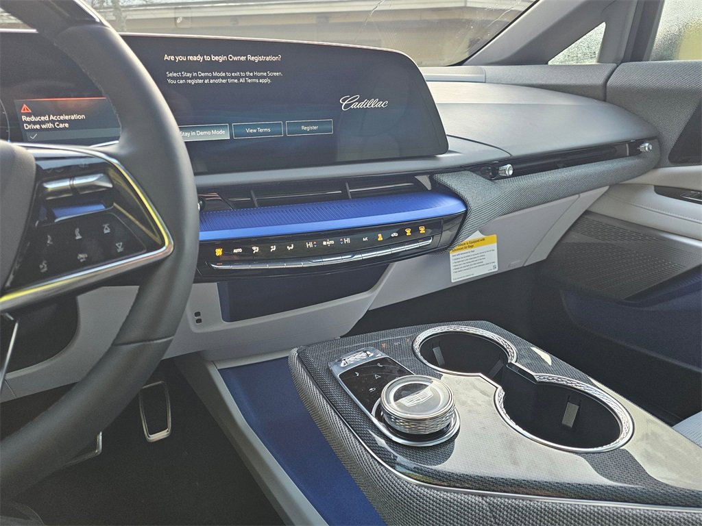 New 2026 Cadillac Optiq Luxury 2 image 28