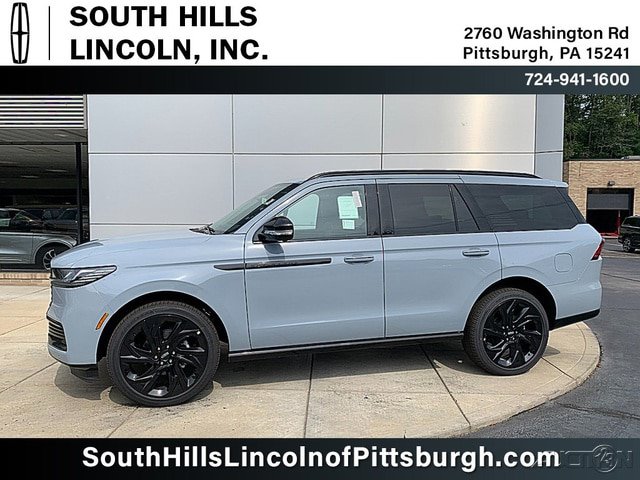 New 2027 Lincoln Navigator Reserve w/ Jet Appearance Package AWD/4WD image 1