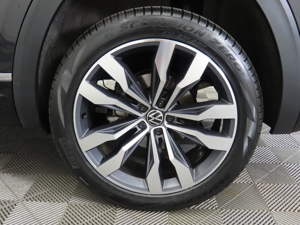 Used 2023 Volkswagen Atlas Cross Sport SEL Premium R-Line image 31