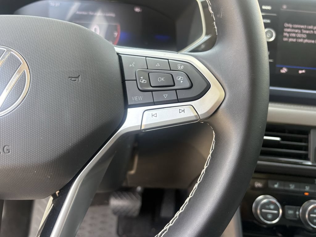 Used 2024 Volkswagen Taos SE FWD image 18