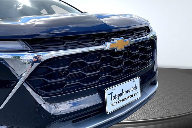 Used 2025 Chevrolet Trax LT FWD image 29