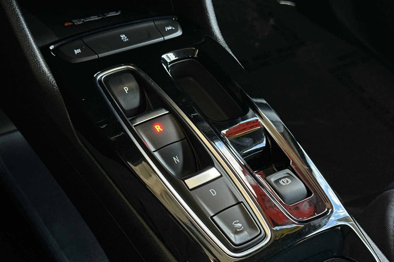 Certified 2022 Chevrolet Bolt EUV LT w/ Convenience Package image 28