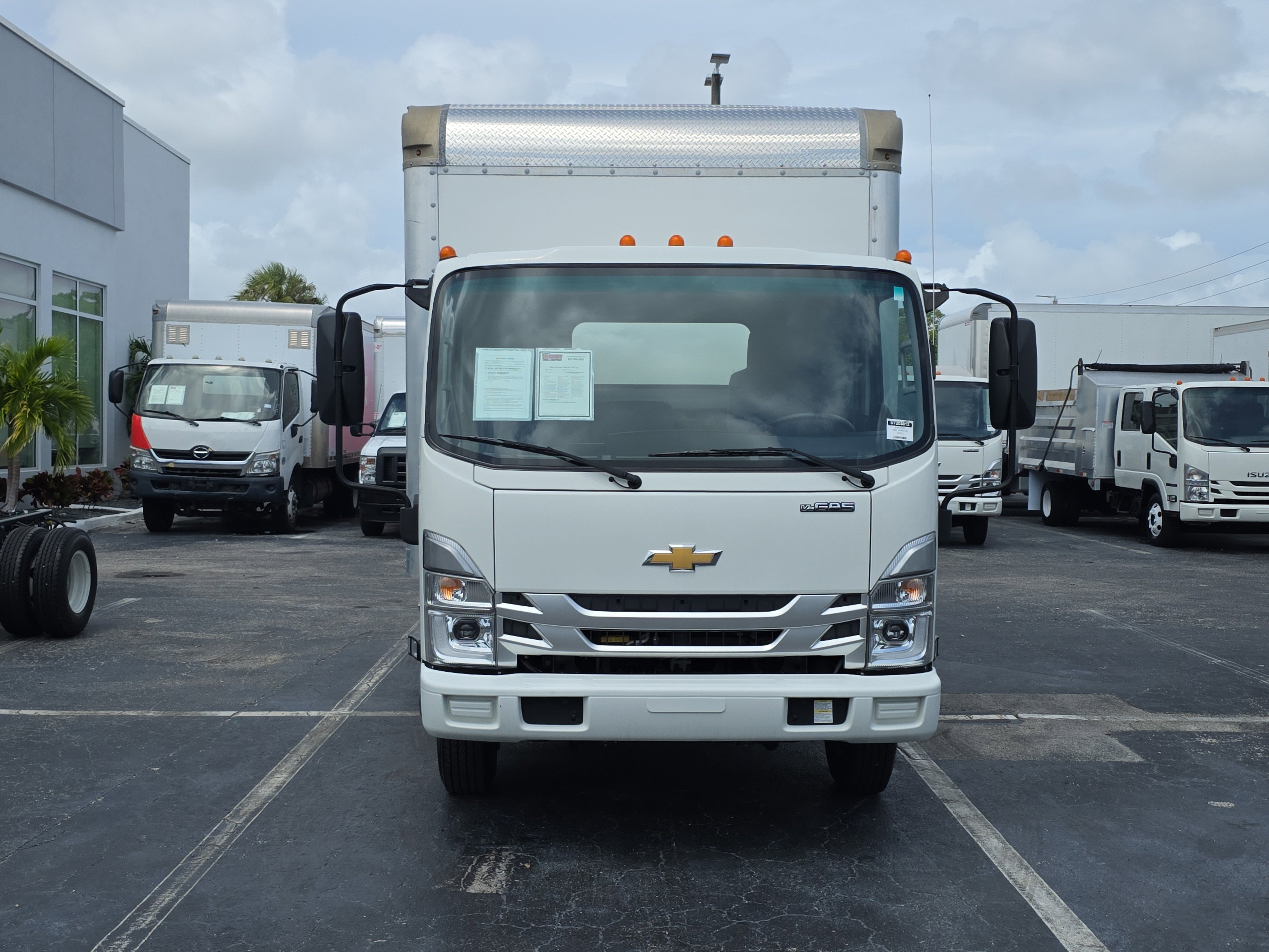 Used 2024 Chevrolet Low Cab Forward RWD image 3