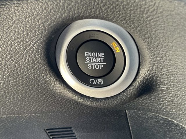 New 2027 Chrysler Pacifica Limited FWD image 29