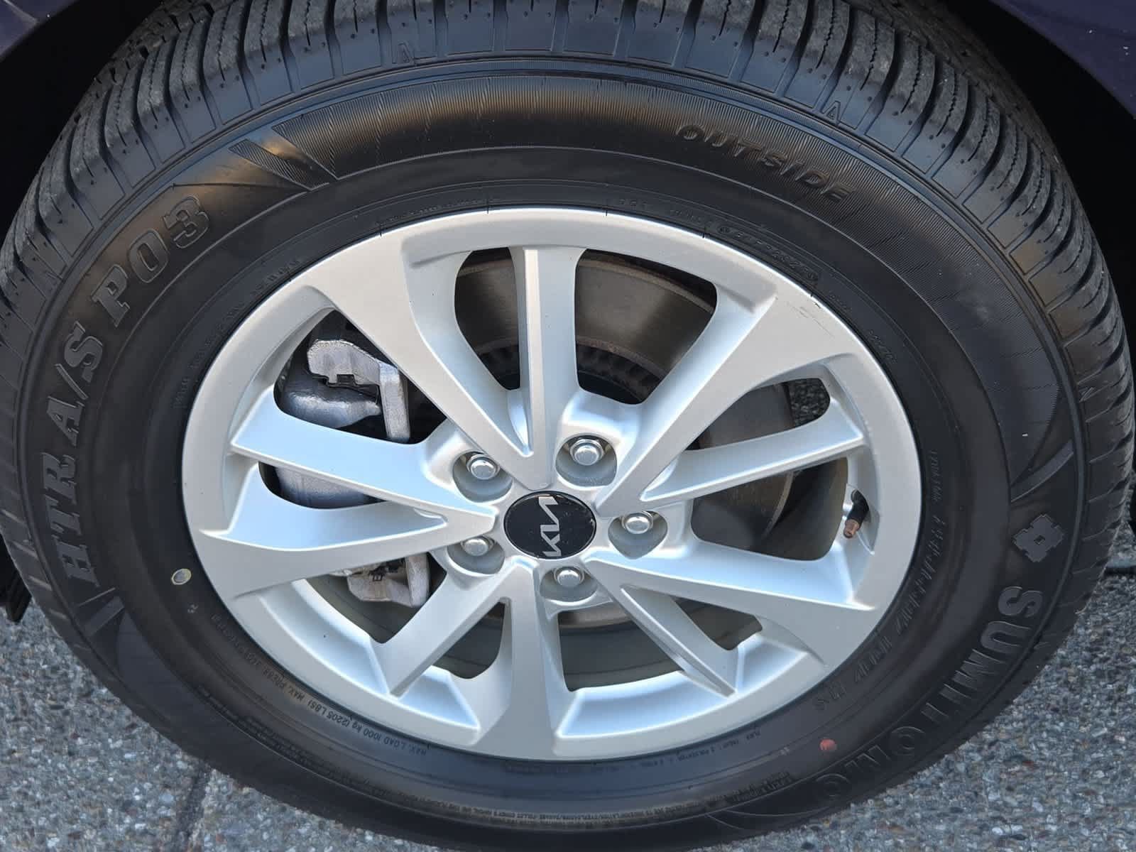 Used 2022 Kia Carnival LX FWD image 14