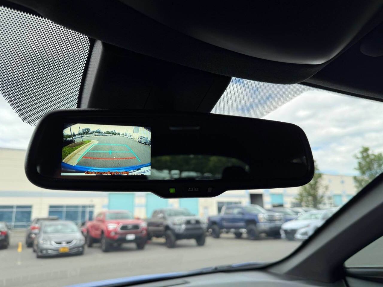 Used 2018 Toyota C-HR XLE image 39