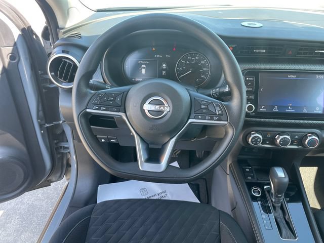 Used 2023 Nissan Kicks SV w/ Interior Electronics Package FWD image 23