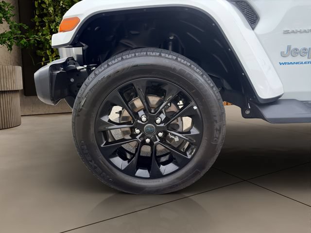 Used 2024 Jeep Wrangler Unlimited Sahara AWD/4WD image 22