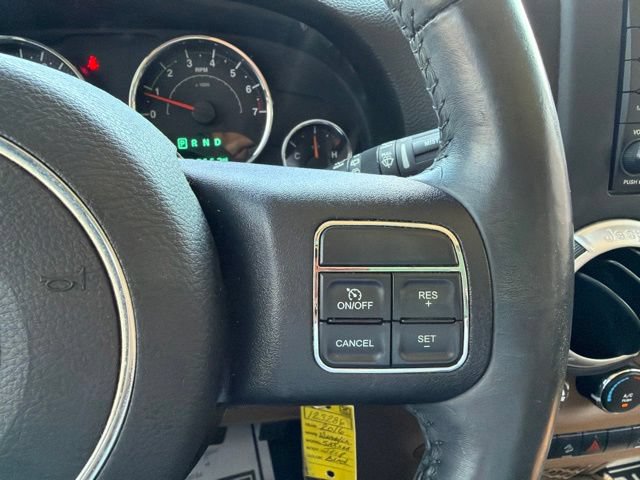 Used 2016 Jeep Wrangler Unlimited Sahara w/ Connectivity Group AWD/4WD image 20