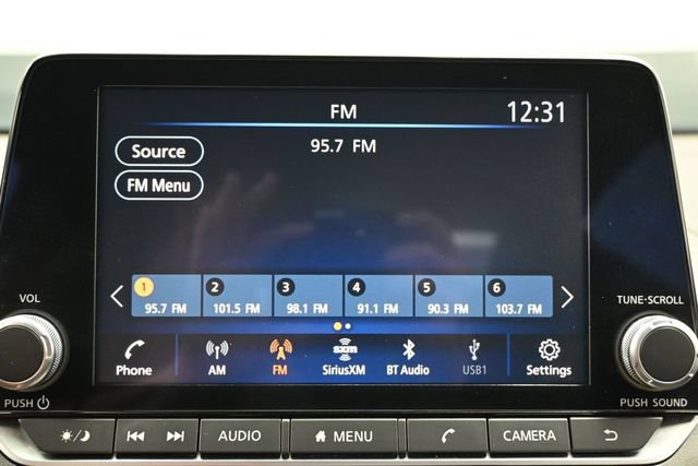 Used 2024 Nissan Altima 2.5 SR FWD image 31