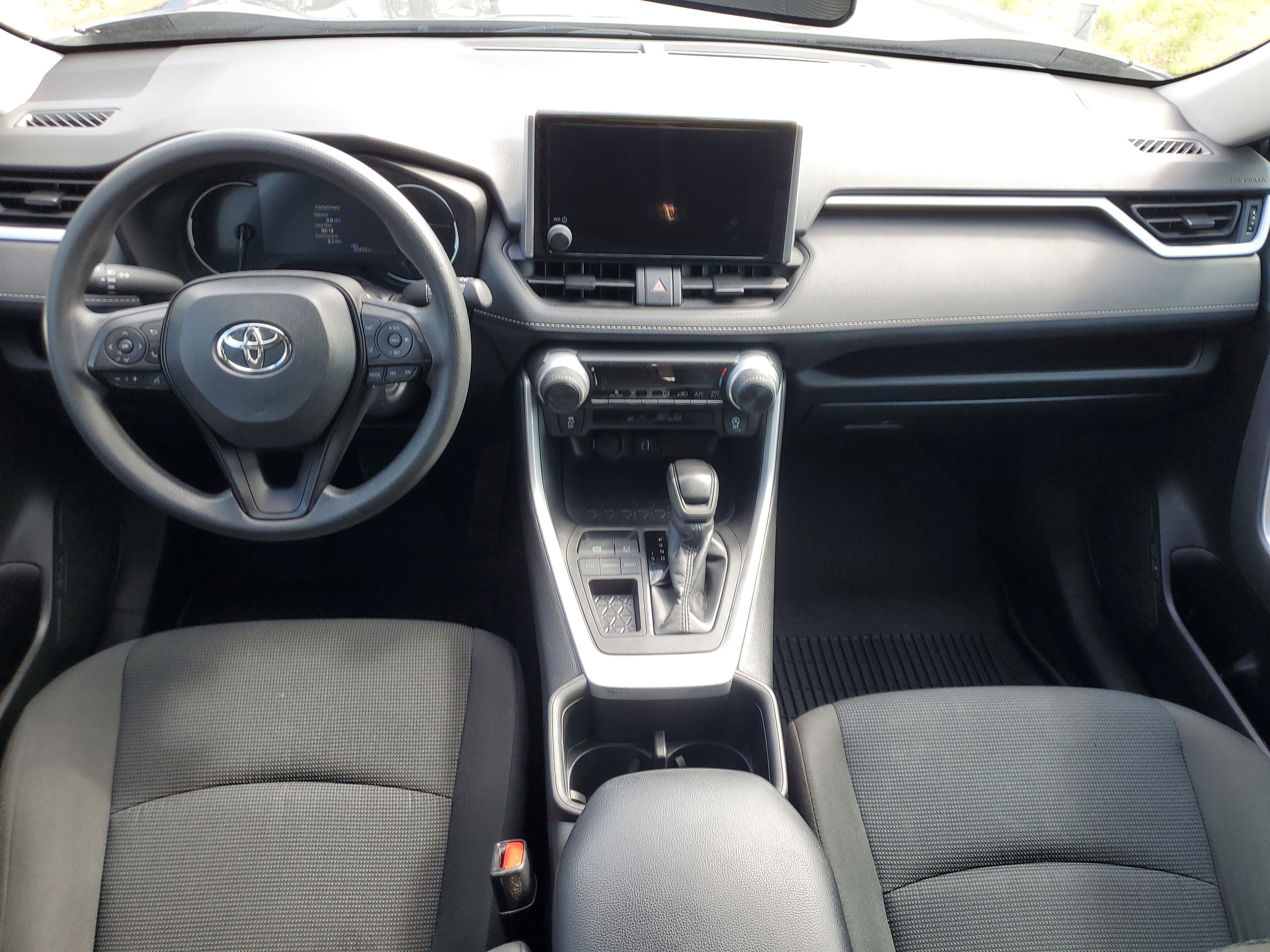 Used 2024 Toyota RAV4 LE image 15