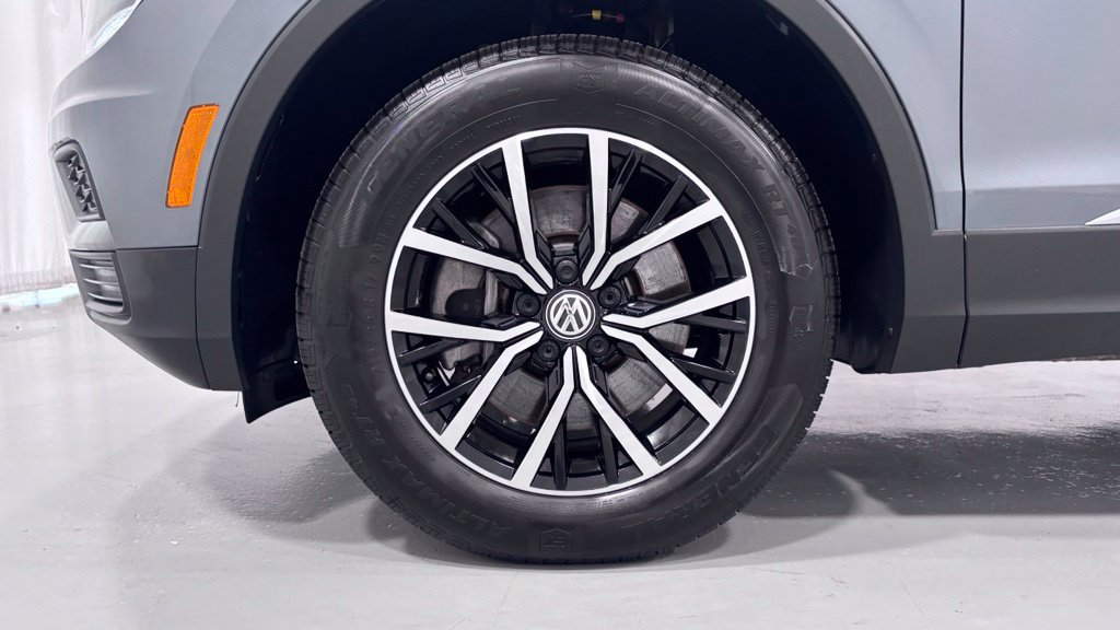 Used 2021 Volkswagen Tiguan SE AWD/4WD image 30