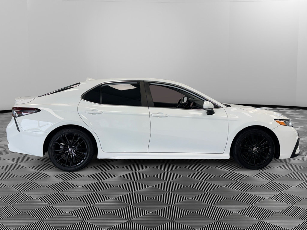 Used 2023 Toyota Camry SE FWD image 9