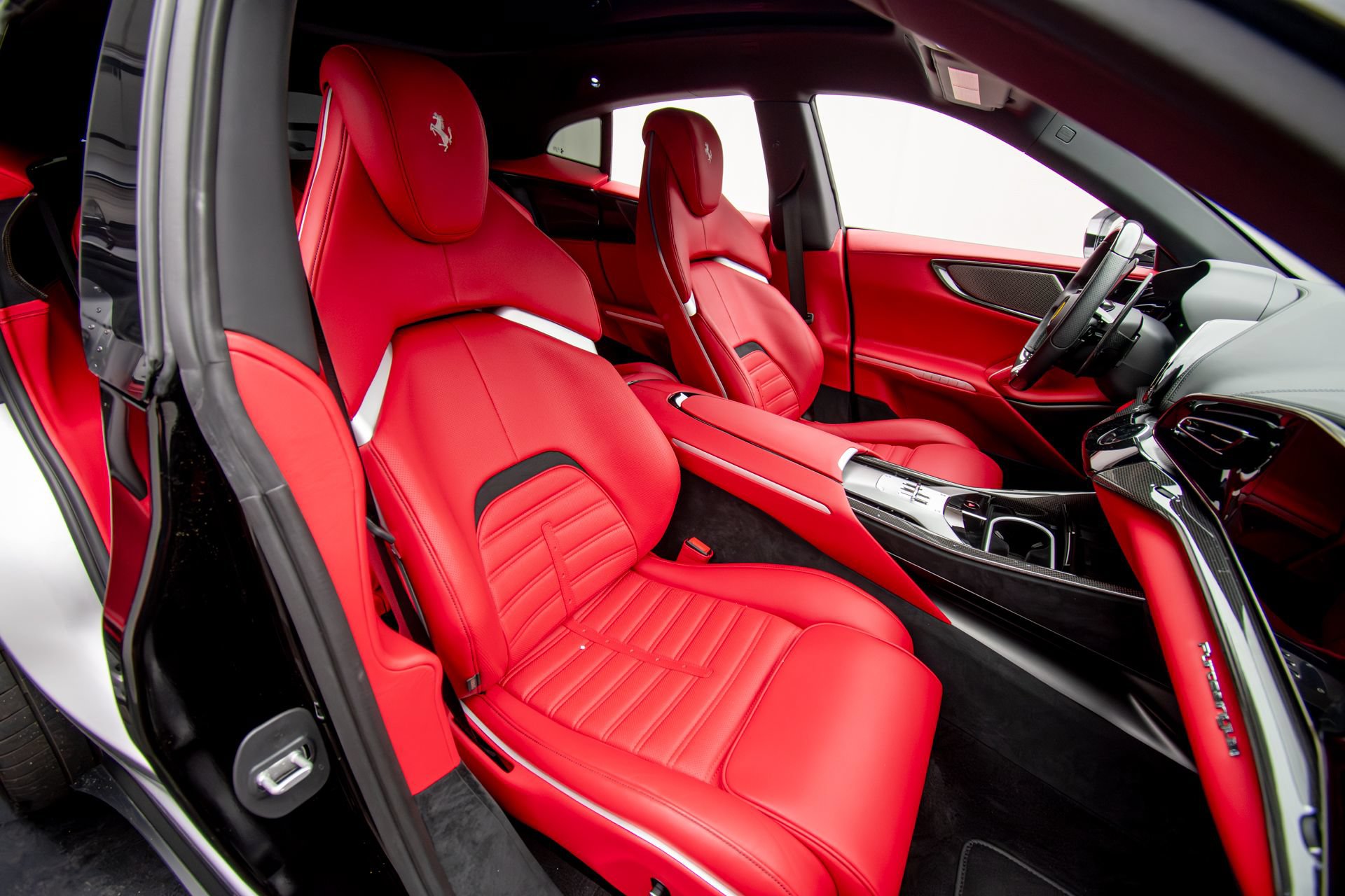 Used 2025 Ferrari Purosangue AWD/4WD image 12