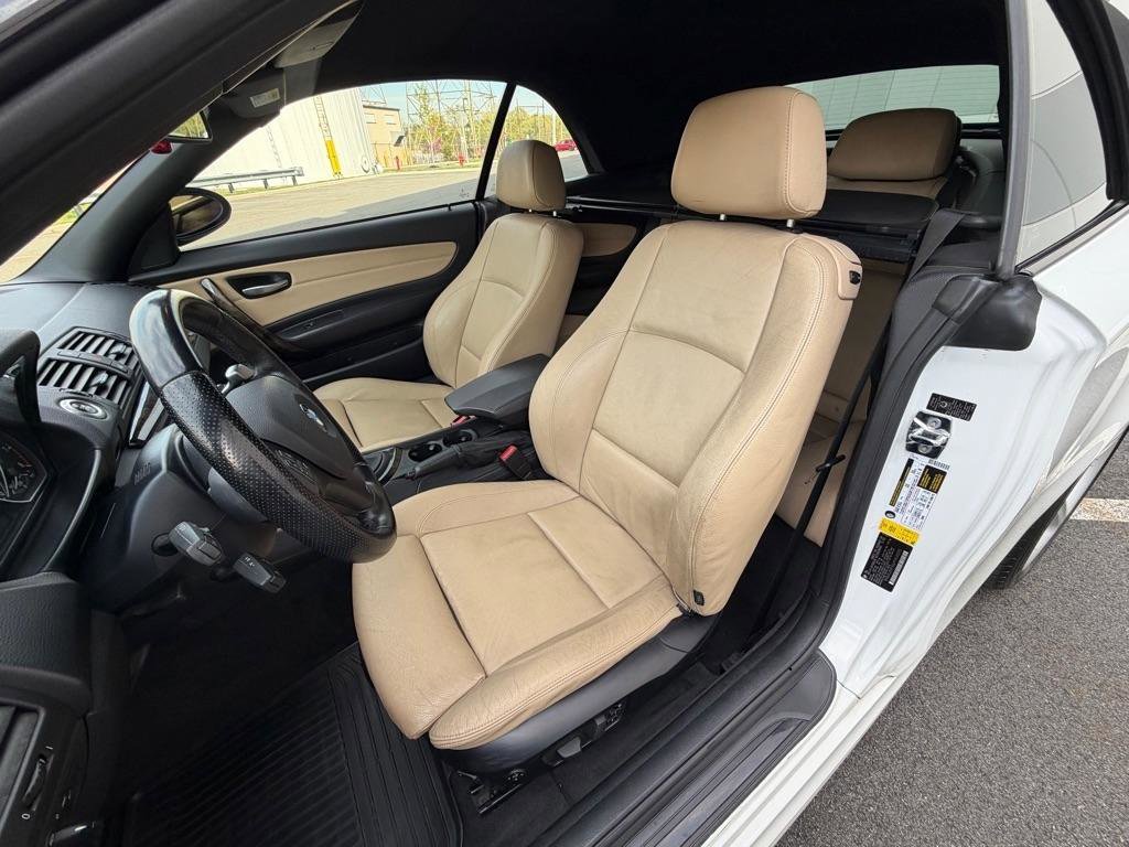 Used 2009 BMW 135i Convertible RWD image 22